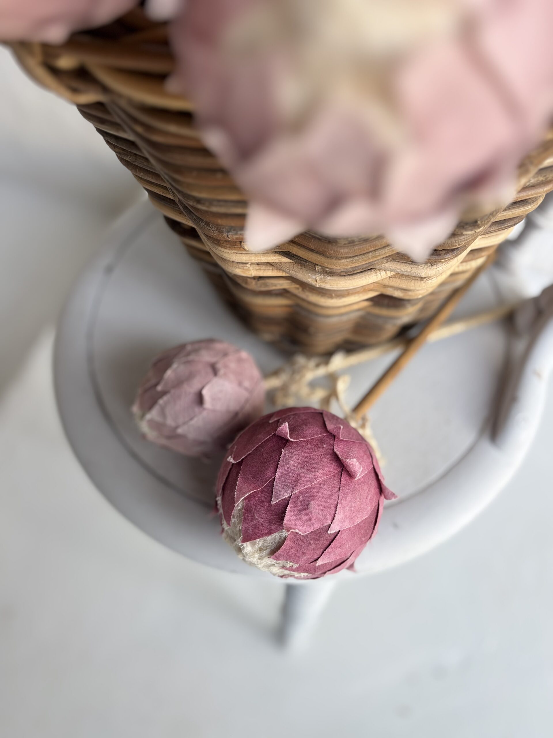 Linen proteas (bunch of 3) - Image 2