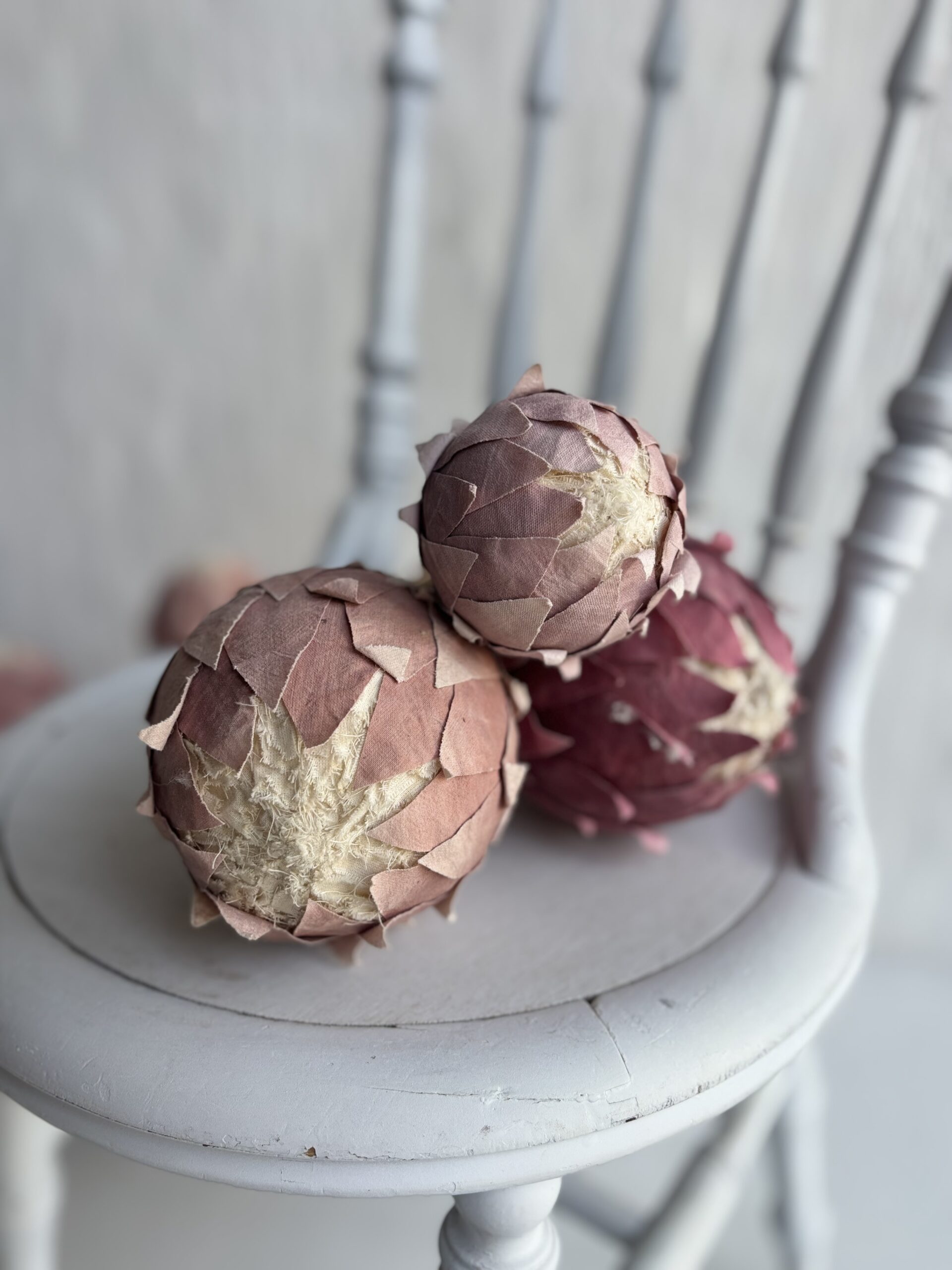 Linen proteas (bunch of 3) - Image 3