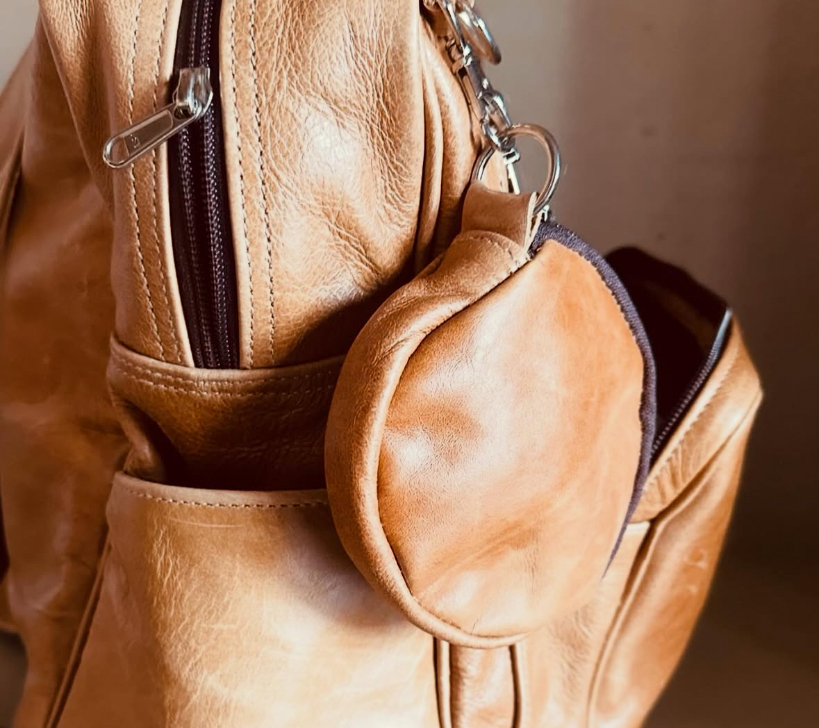 Genuine leather nappy bag - Image 4