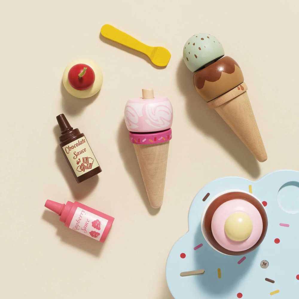 Wooden ice cream stand & toppings - Image 3