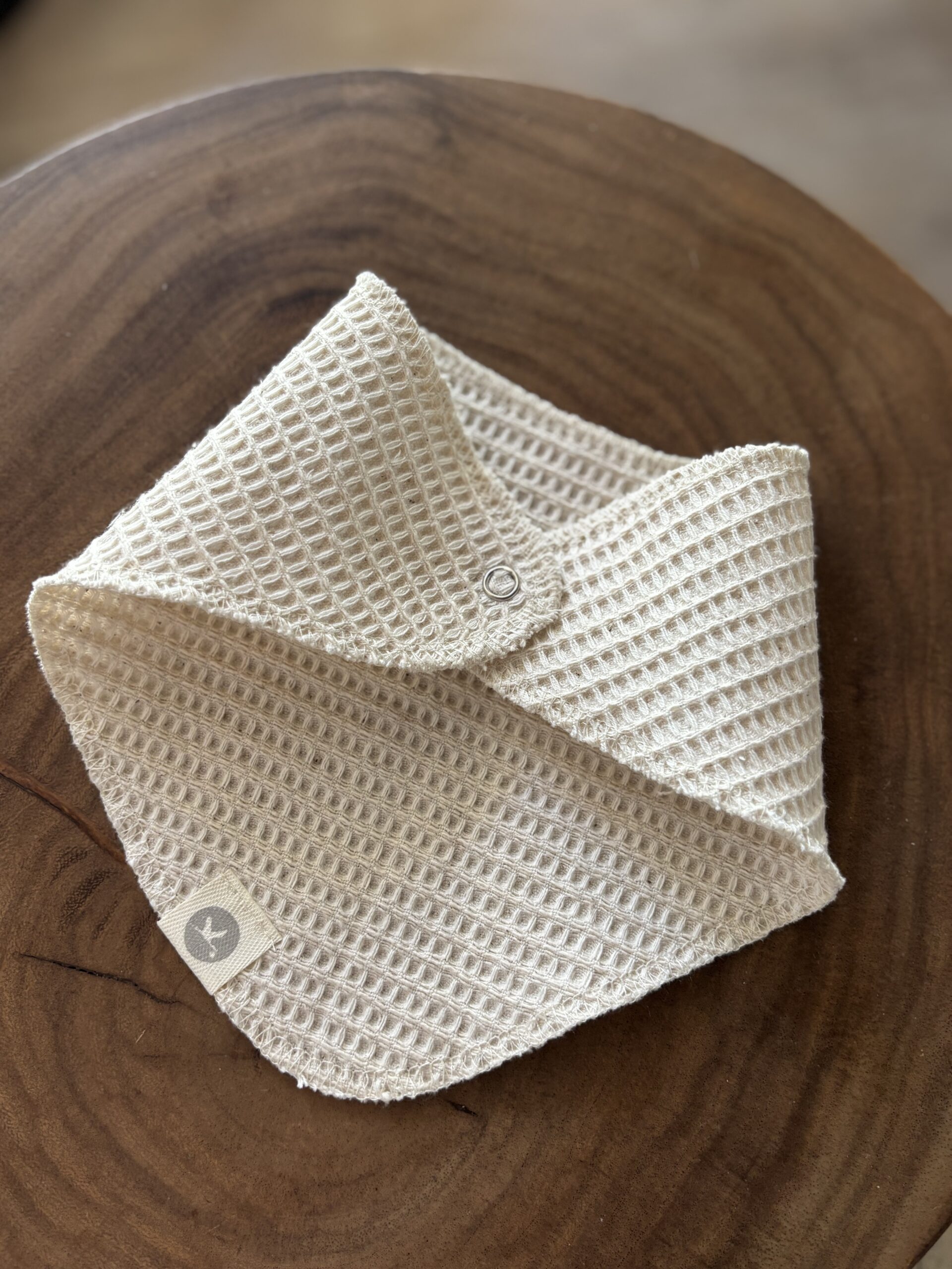 Cream waffle weave bib - Image 2