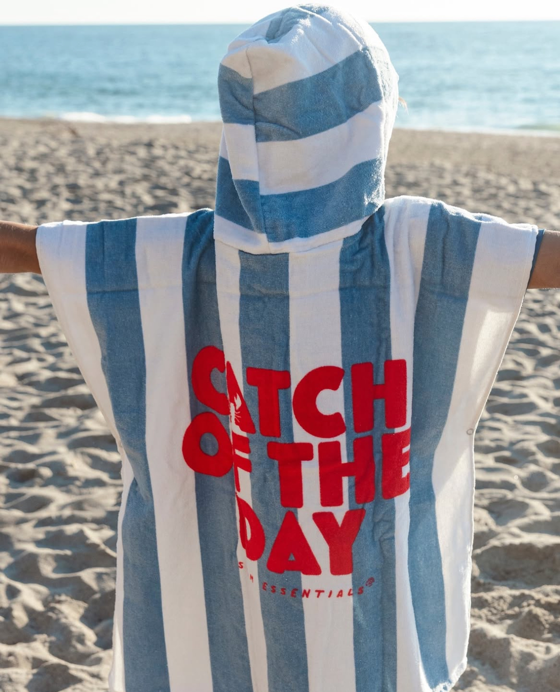 SWIM ESSENTIALS ponch - catch of the day
