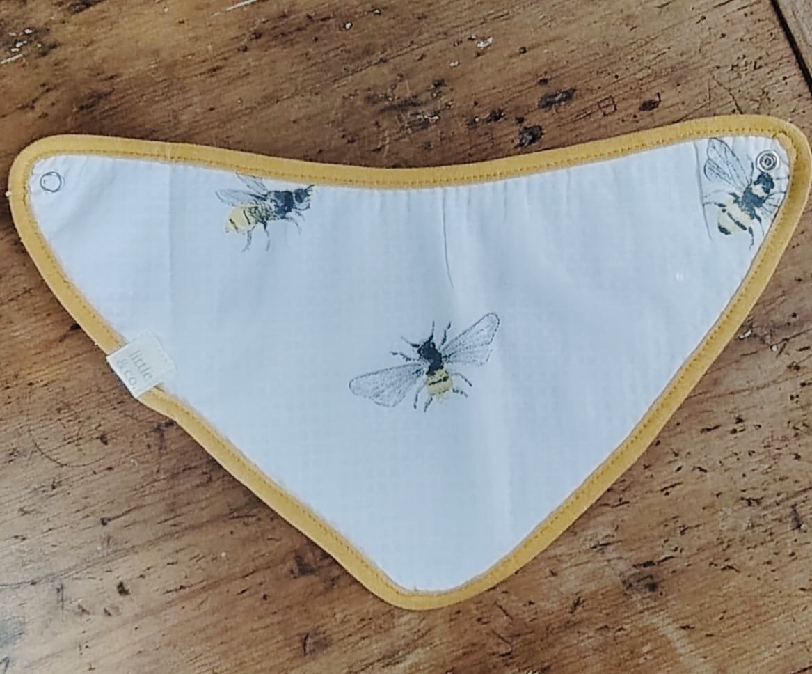 Reversible waffle weave bib: Honeybee