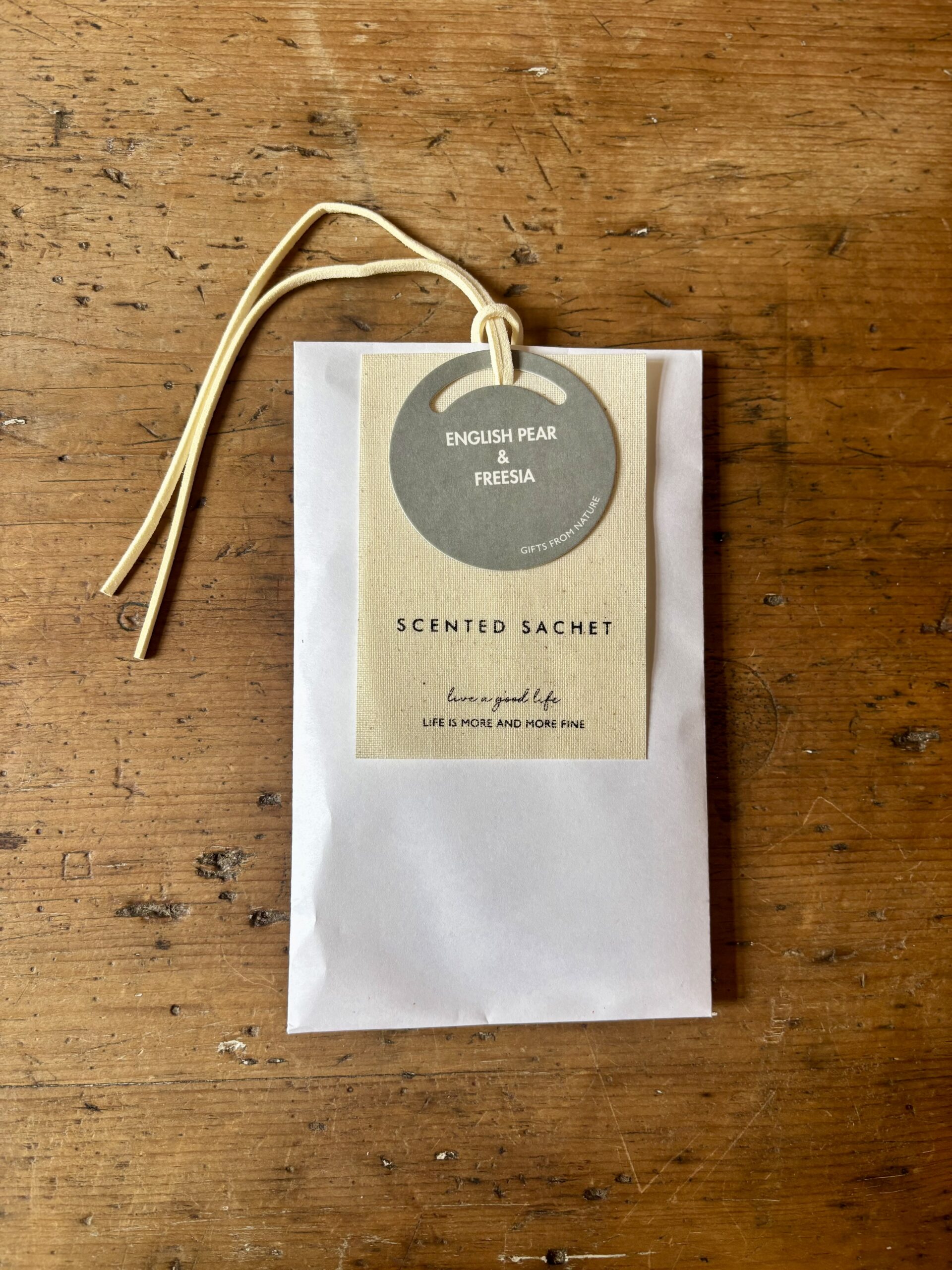 Fragrance Sachet - English Pear & Freesia