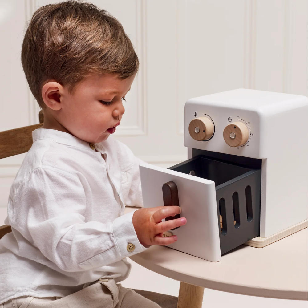 Le Toy Van: Wooden Air Fryer & Play food - Image 3